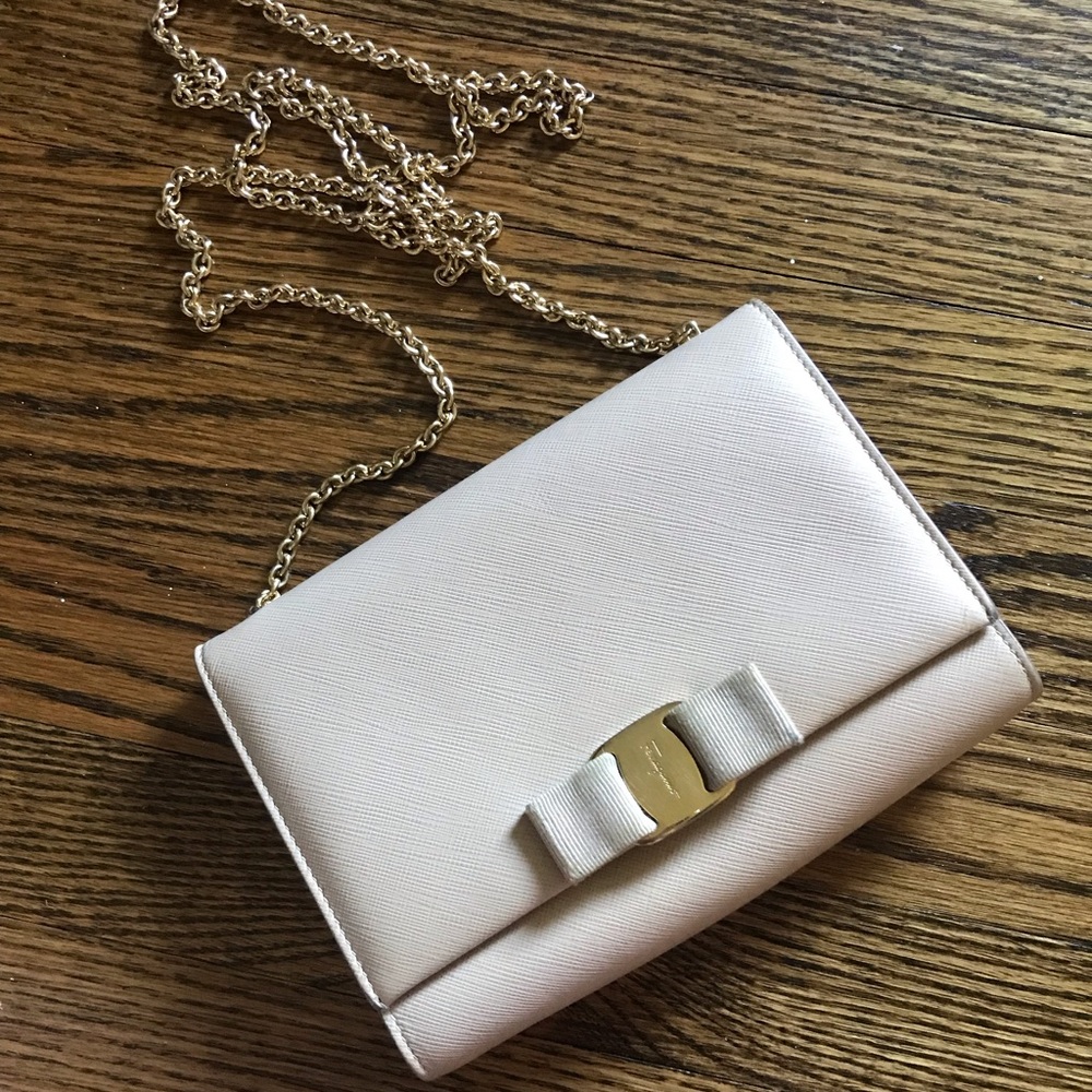 AUTHENTIC Ferragamo crossbody bag